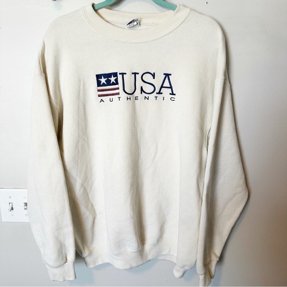 Vintage B-Wear sportswear embroidered USA graphic crewneck.